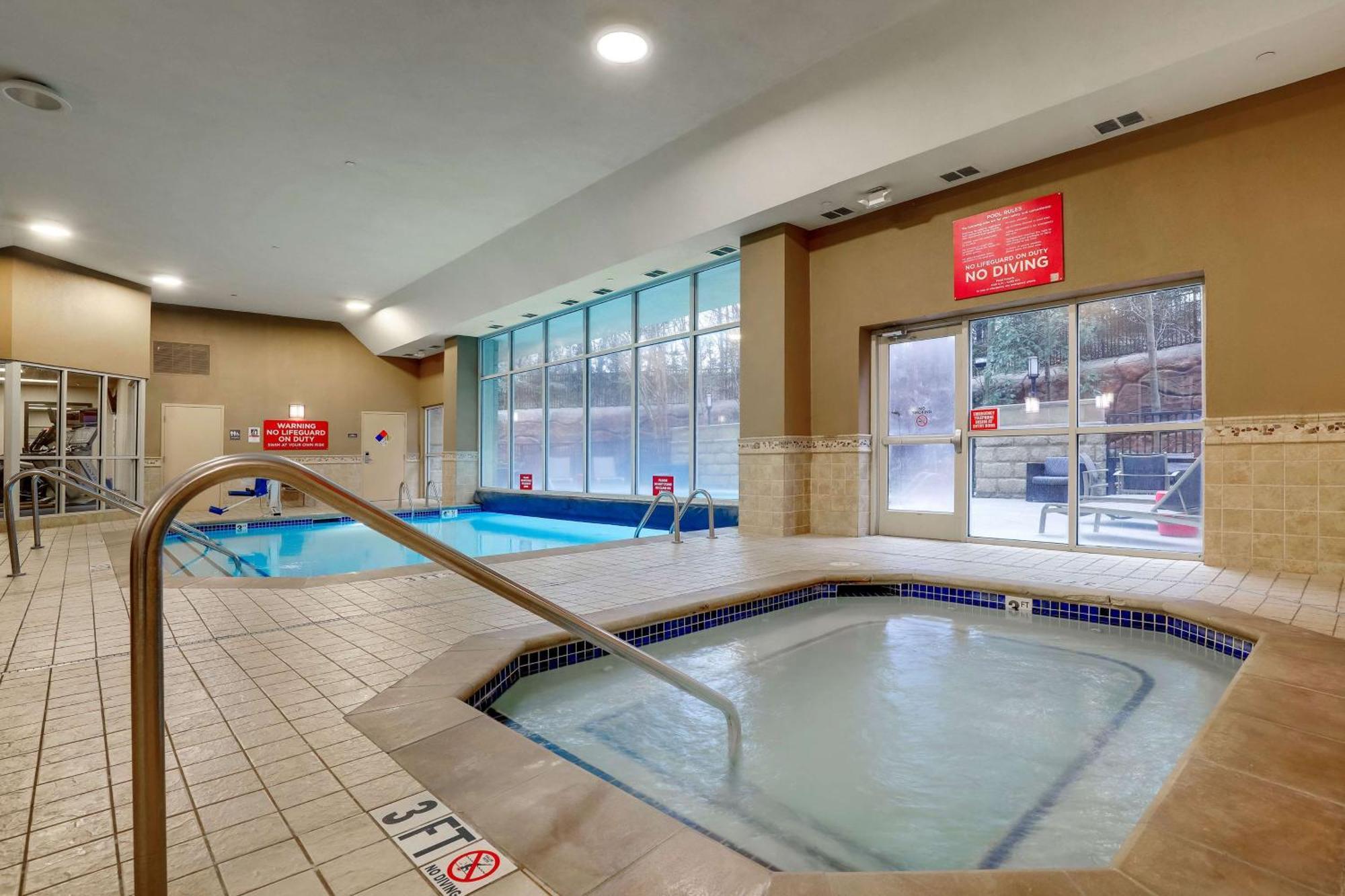 Drury Inn & Suites Charlotte Northlake Exterior photo