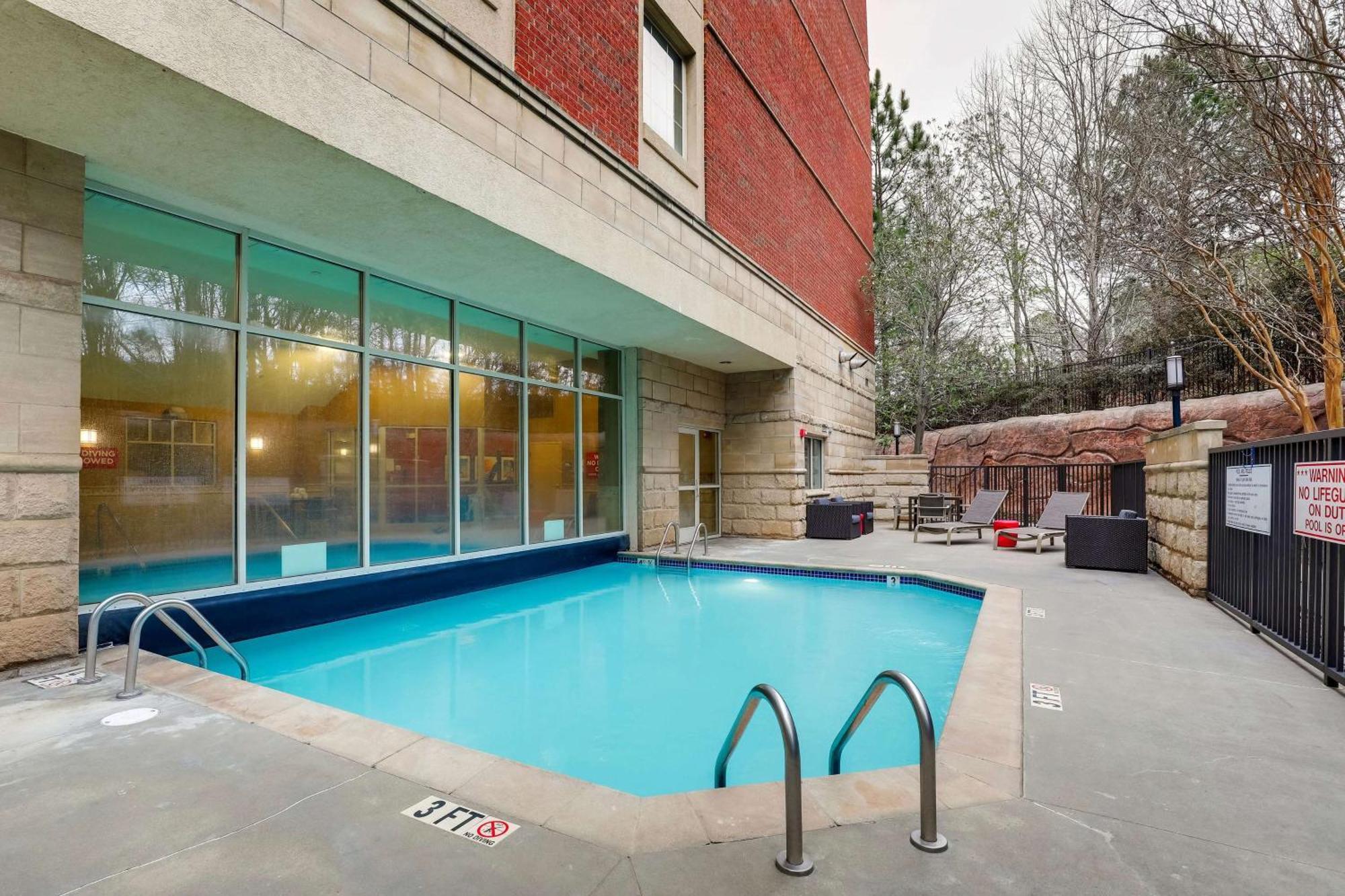 Drury Inn & Suites Charlotte Northlake Exterior photo