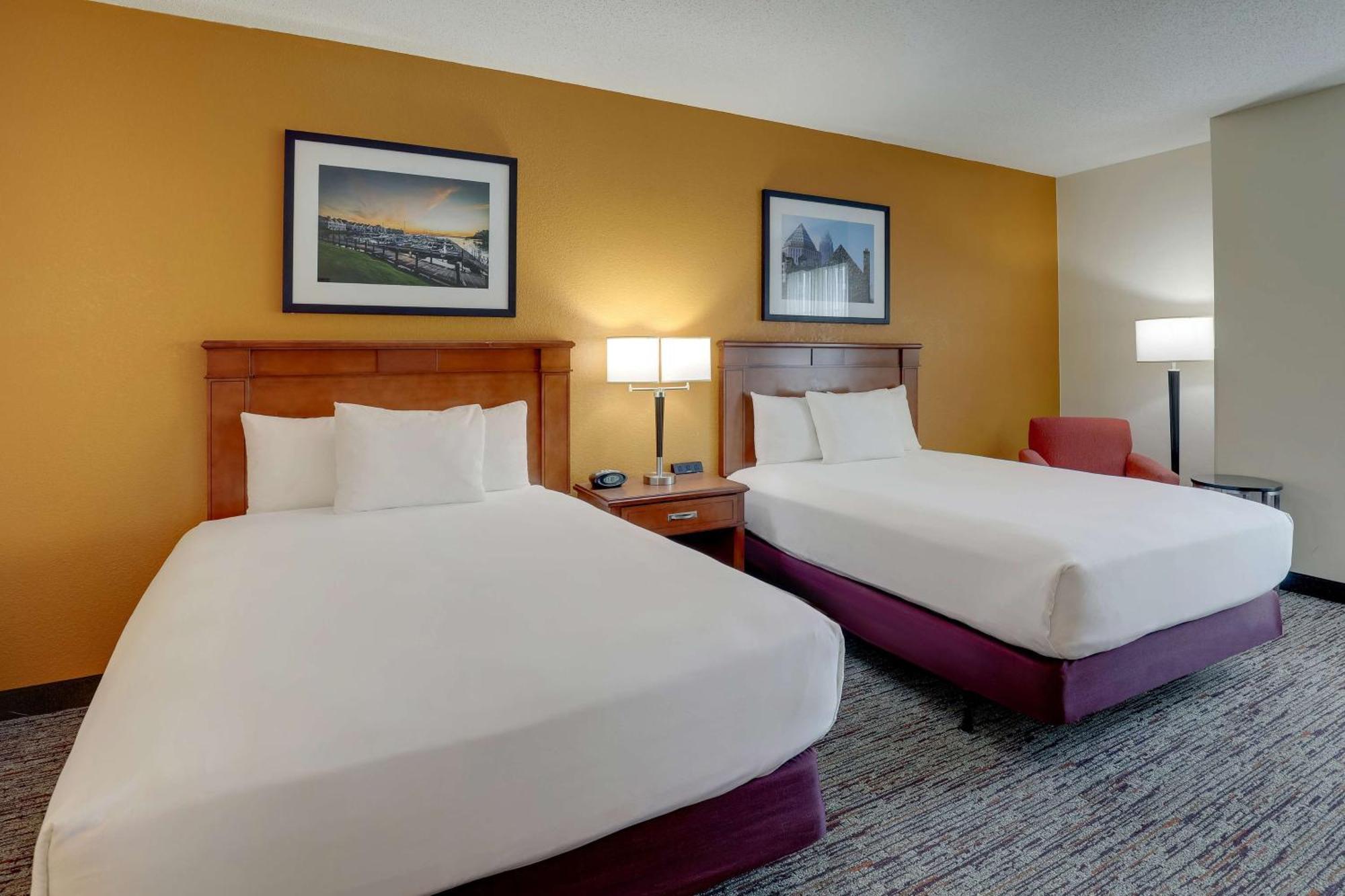 Drury Inn & Suites Charlotte Northlake Exterior photo