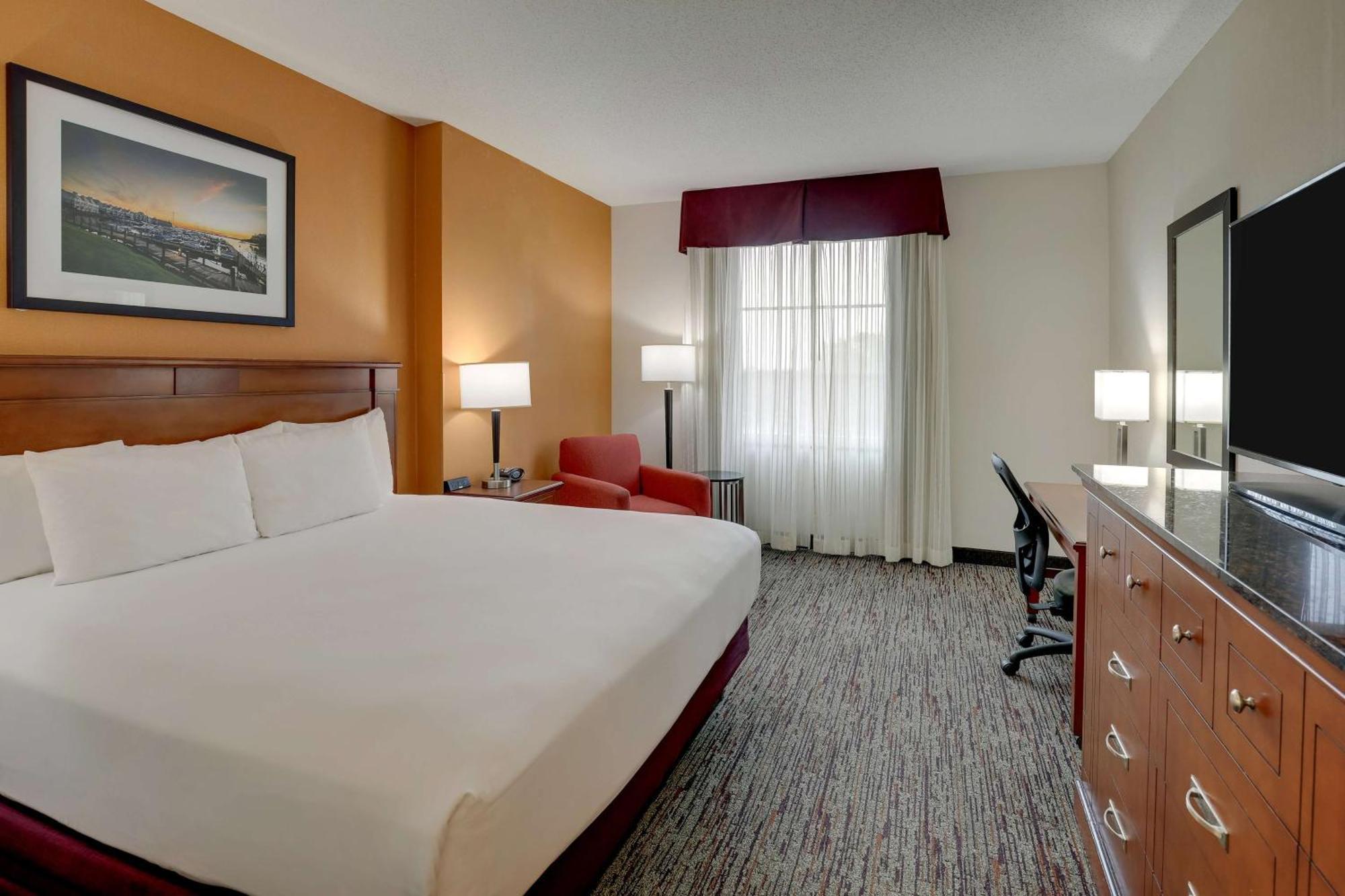 Drury Inn & Suites Charlotte Northlake Exterior photo