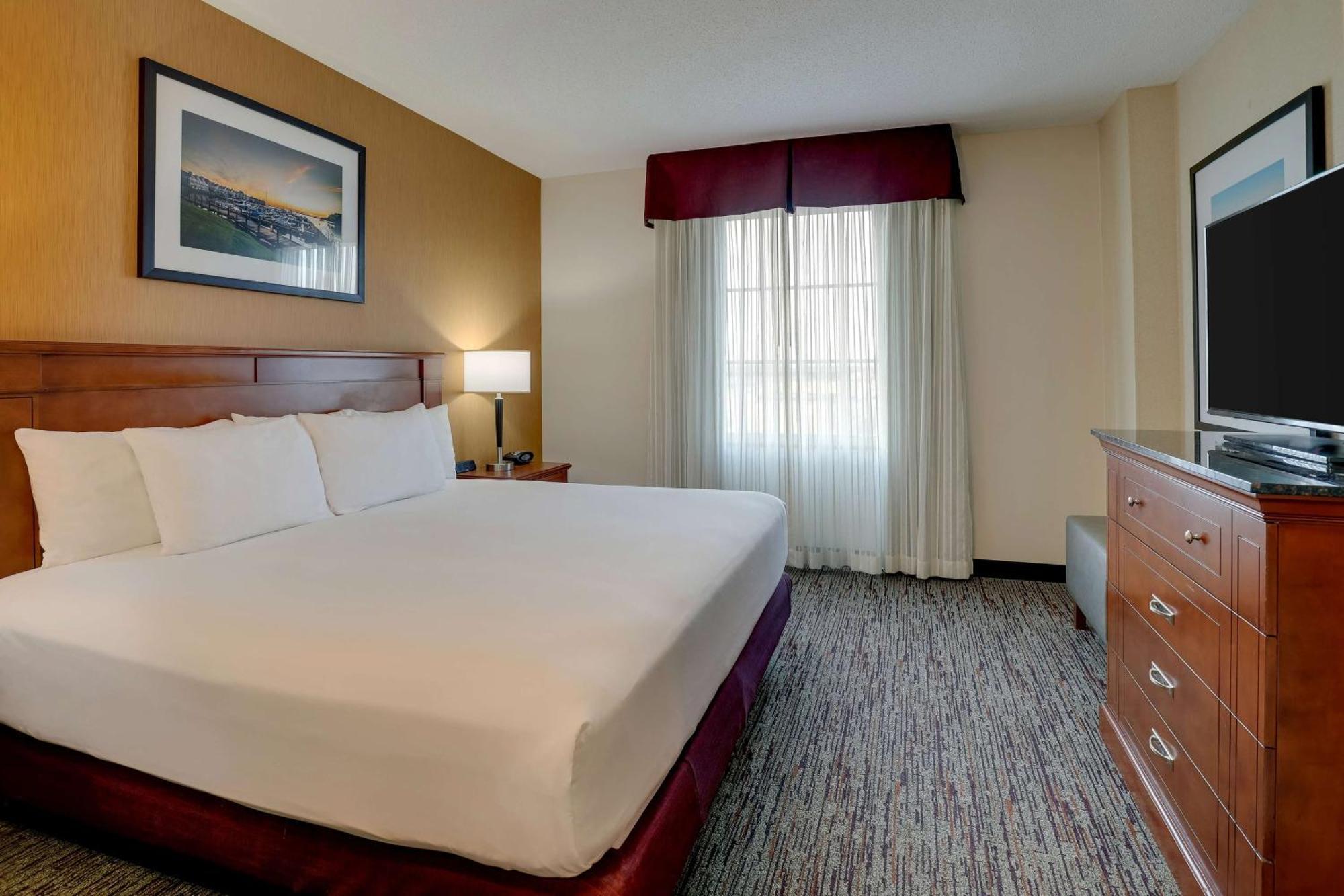 Drury Inn & Suites Charlotte Northlake Exterior photo