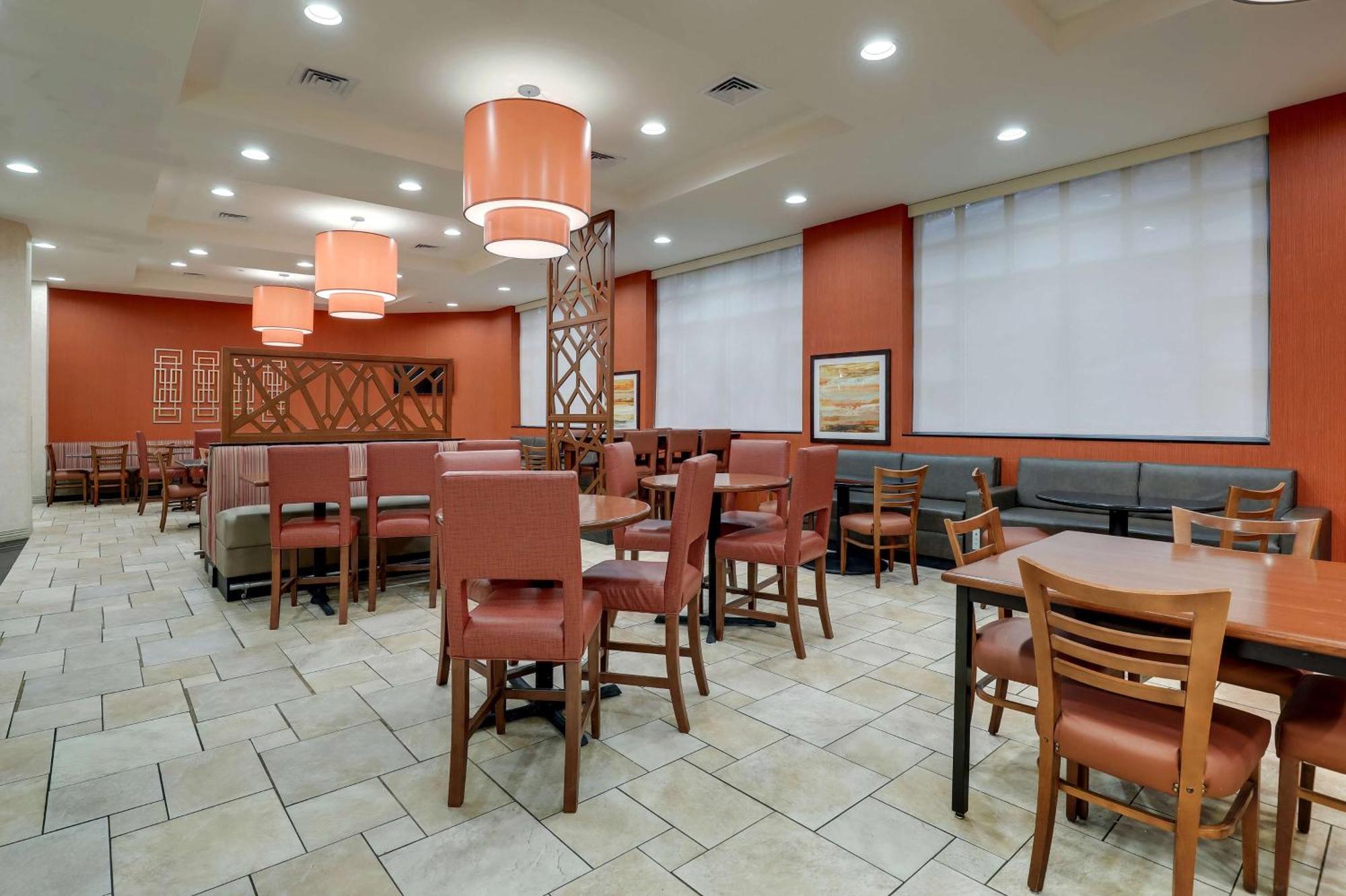 Drury Inn & Suites Charlotte Northlake Exterior photo