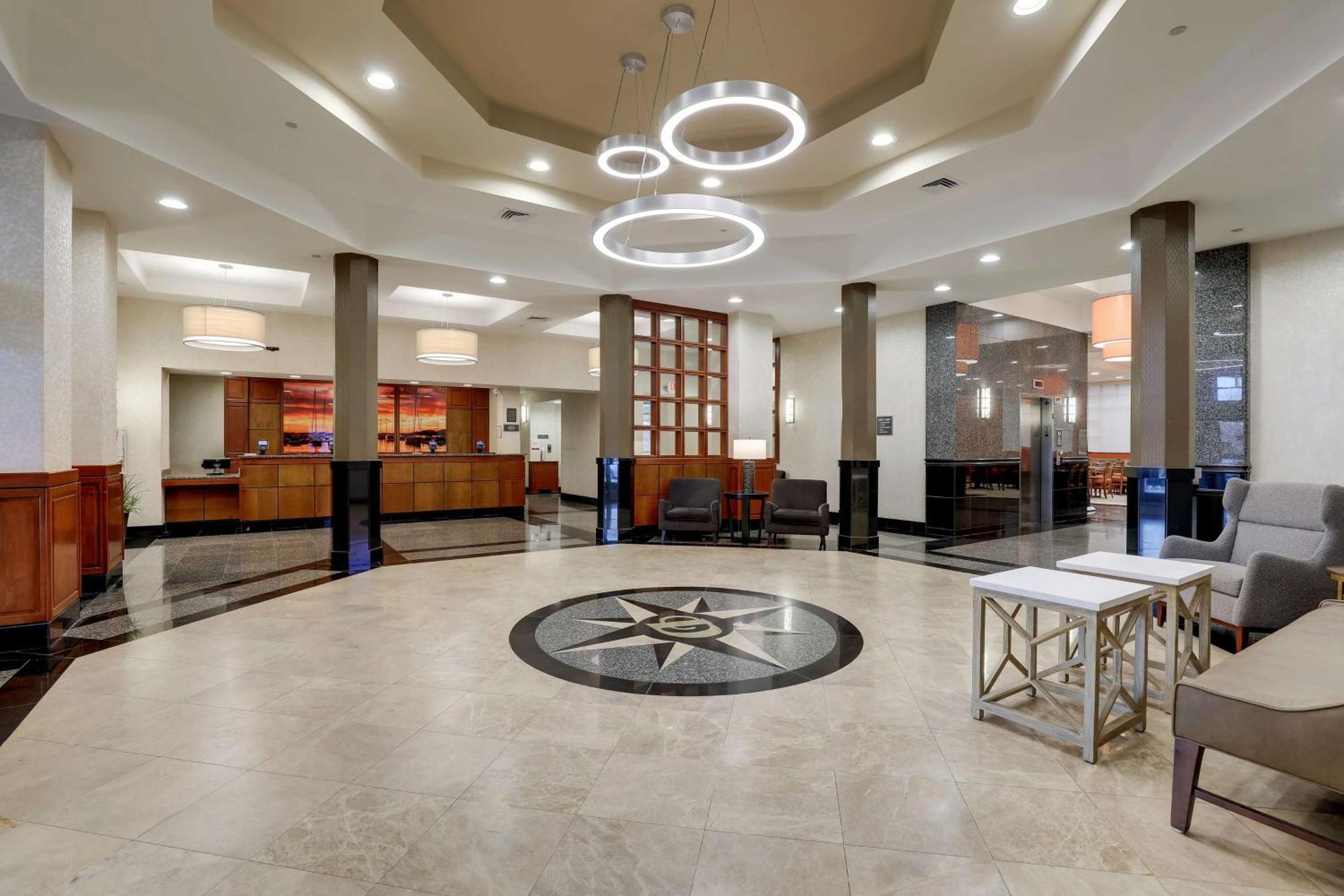 Drury Inn & Suites Charlotte Northlake Exterior photo